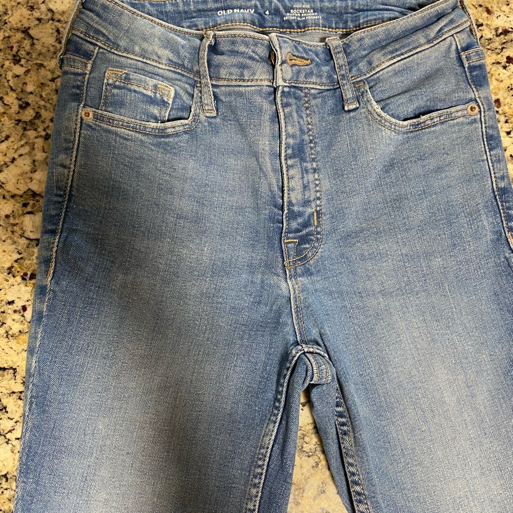 Old Navy Rockstar super skinny jeans size 4